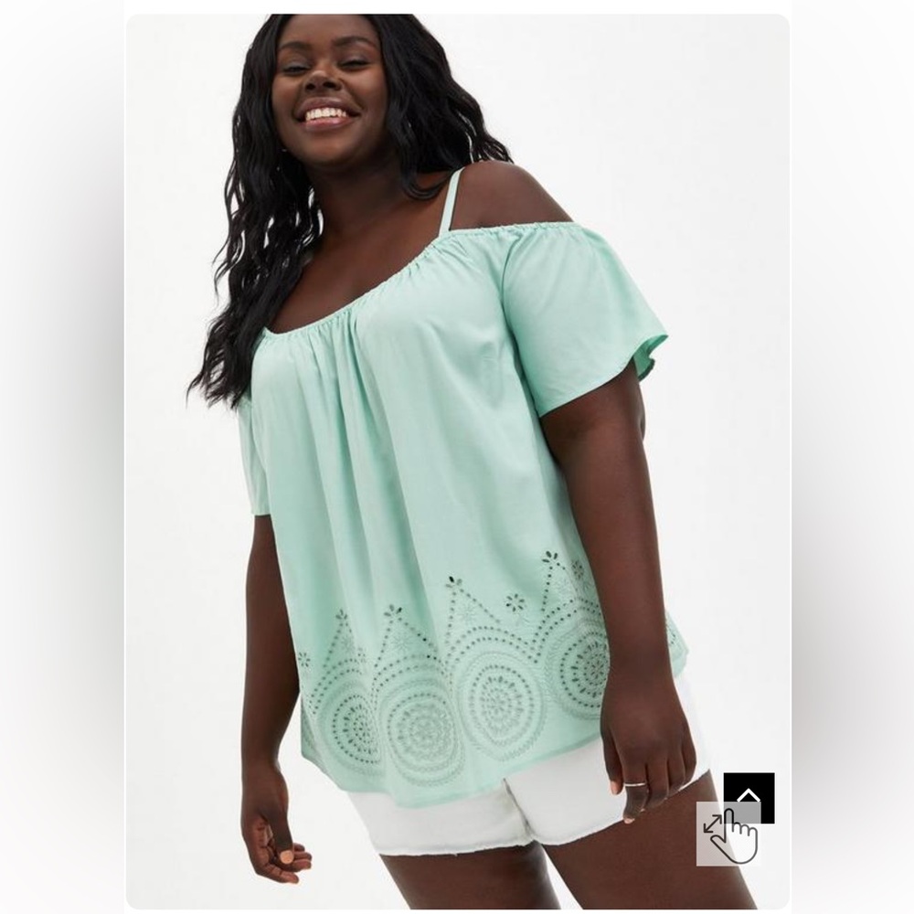 TORRID SIZE 2 2X 18-20 CHALLIS EYELET BORDER COLD SHOULDER TOP WORN ONCE